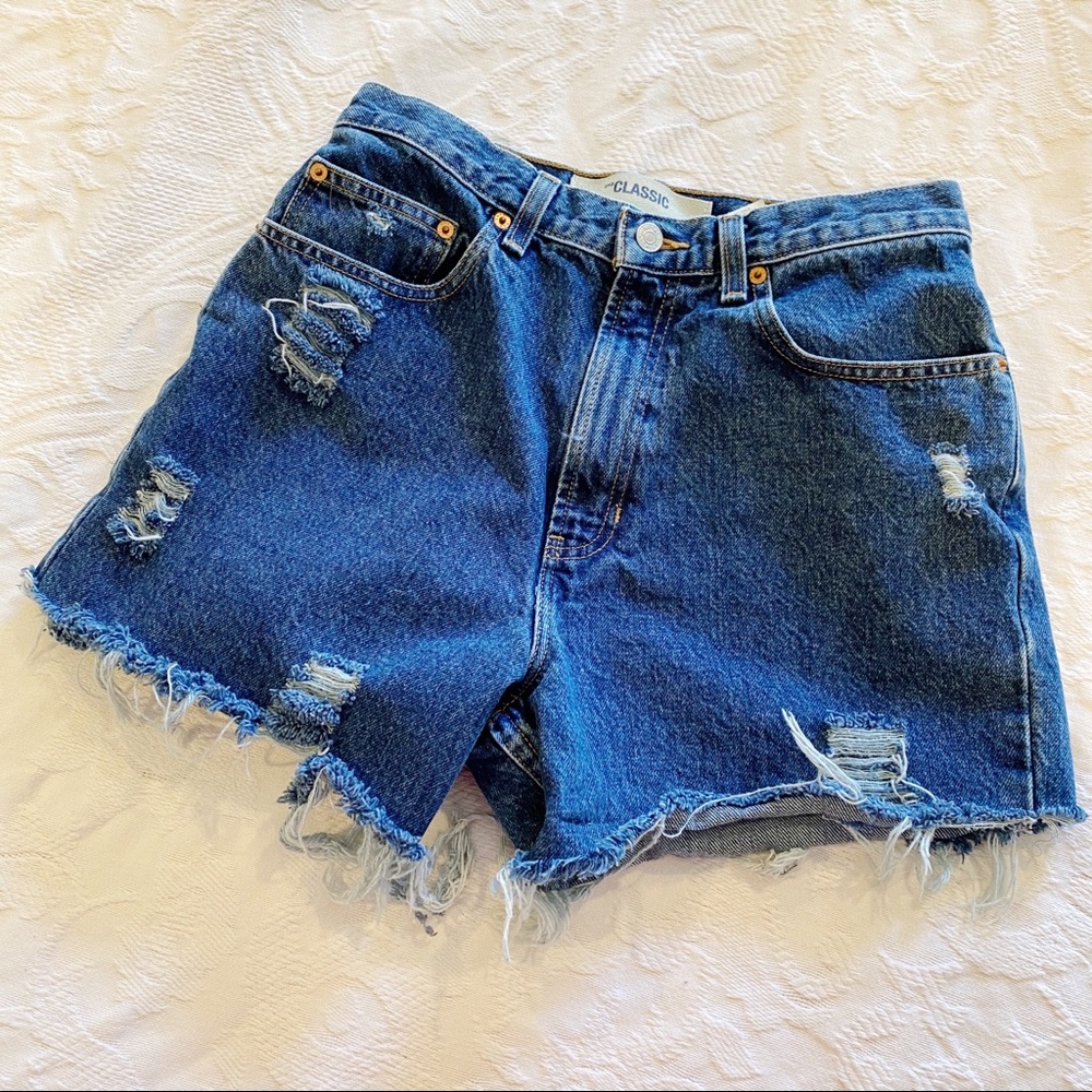Vintage | Gap High Waisted Distressed Mom Shorts